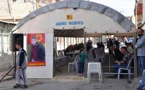 olen_pkkli_icin_akdeniz_belediyesi_taziye_cadiri_kurdu_h29730