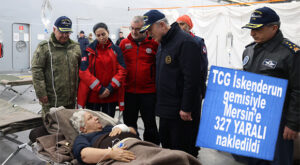 MERSİN’E ASKERİ GEMİYLE TOPLAM 327 YARALI GETİRİLDİ