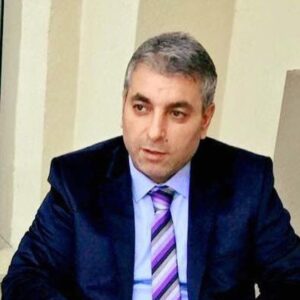 MERSİN’İN TANINAN SİYASETÇİSİ KARTAL’DAN SAĞDUYU ÇAĞRISI: HEPİMİZ AYNI KİLİMİN DESENLERİYİZ…